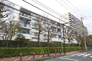 パークシティ溝の口F棟の外観(南西側から）