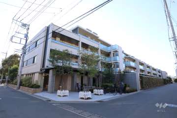 クレストレジデンス武蔵新城の外観（北東側から）
