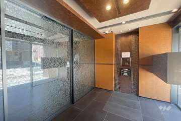 エントランスはオートロック付きです。