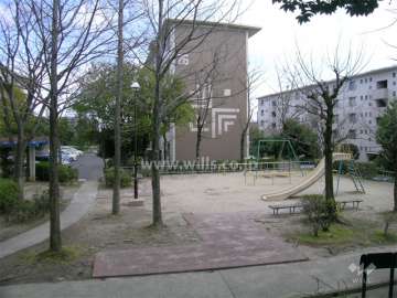 26棟の西側には公園があります。