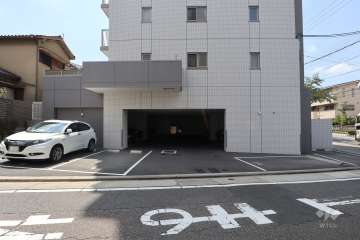 駐車場の出入口