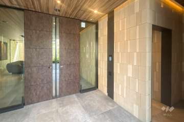 エントランスはオートロック付きです。