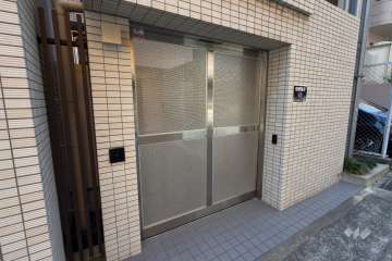 駐輪場の出入口