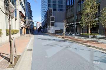 敷地西側の前面道路　
