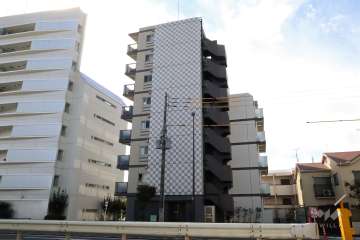 プレセダンヒルズ目黒柿の木坂の外観(北東側から)