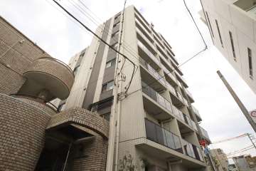 プレセダンヒルズ目黒柿の木坂の外観(南西側から)