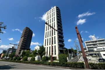 グランドメゾン本山四谷通の外観（南西側から）