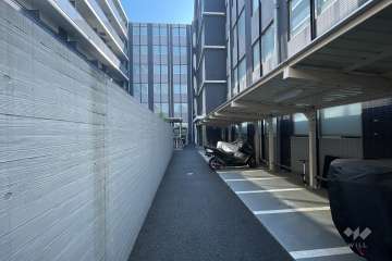 駐輪場とバイク置場