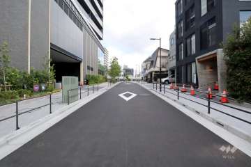 敷地南東側の前面道路