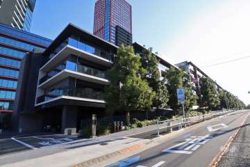 三田聖坂ガーデンレジデンスの外観(北西側から)