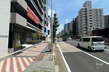 敷地南側の前面道路