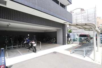 駐輪場とバイク置場