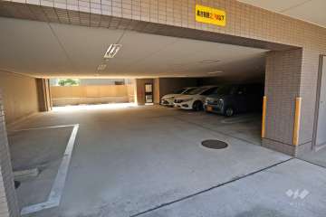 敷地内駐車場（屋内平面式）