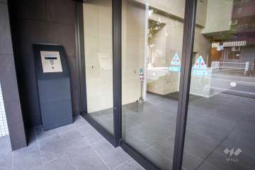 エントランスはオートロック付きです。