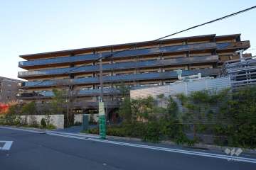 マスターズマンション苦楽園　中楽坊の外観（北東側から）