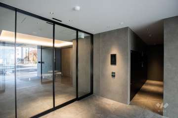 エントランスはオートロック付きです。