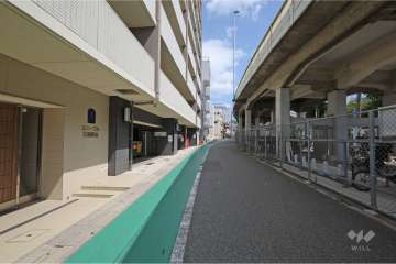 敷地南側の前面道路
