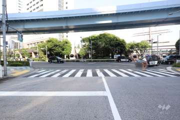 敷地北側の前面道路(西側から)