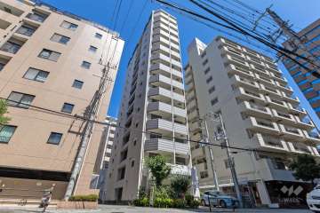 クリスタルグランツ新大阪の外観（北西側から）