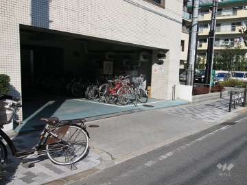 駐車場出入り口