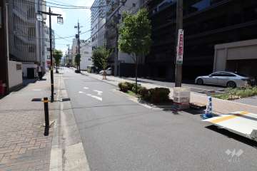 敷地南側の前面道路