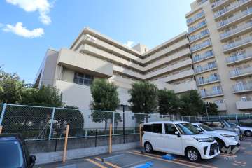 ファミールハイツ北大阪5号棟弐番館の外観（北西側から）