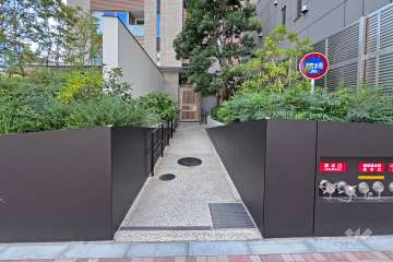 駐輪場へのアプローチ