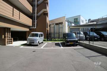 敷地内駐車場(屋外平面式)