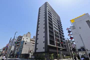 プレサンスロジェ栄パークサウスの外観（北西側から）