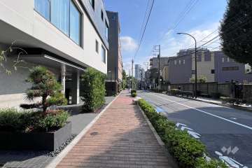 敷地南東側の前面道路