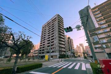 アーバンビュー南堀江の外観（南西側から）