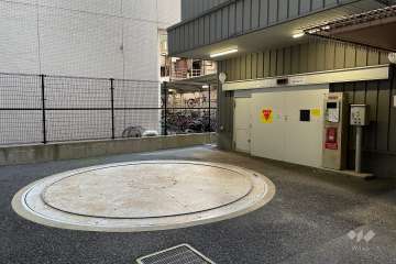 敷地内駐車場（屋内機械式）