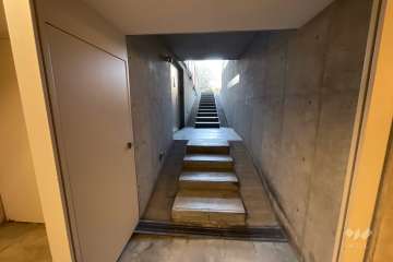 駐輪場へのアプローチ