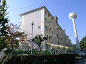 ライオンズマンション箕面Ｈ棟の外観（北東側から）