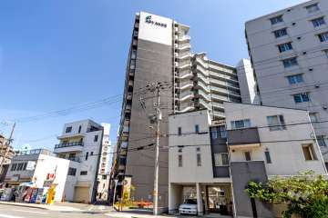 アドバンス大阪セレーノの外観（北西側から）
