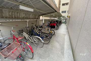 駐輪場（屋根付き）