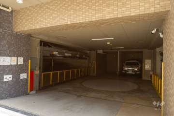 敷地内駐車場（屋内機械式）