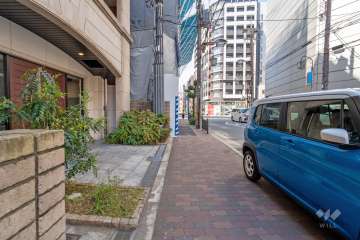 敷地北側の前面道路（東側から）-