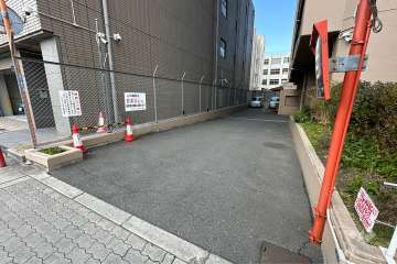 駐車場の出入り口