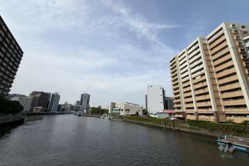 敷地東側には木津川が流れています。