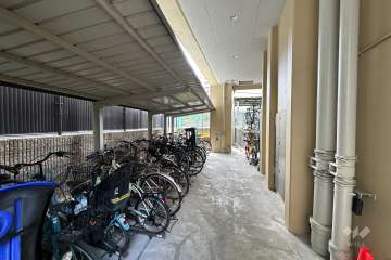 駐輪場（屋根付き）