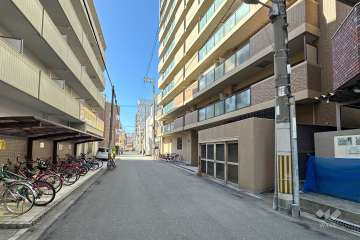 敷地南東側の前面道路