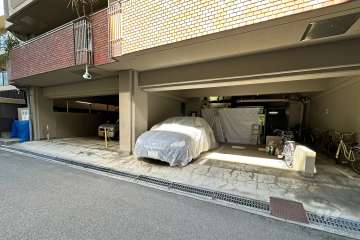 敷地内駐車場（屋内平面式）