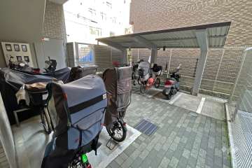 駐輪場とバイク置場