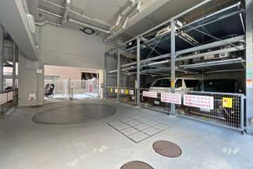 敷地内駐車場（屋内機械式）