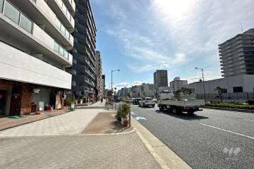 敷地南側の前面道路