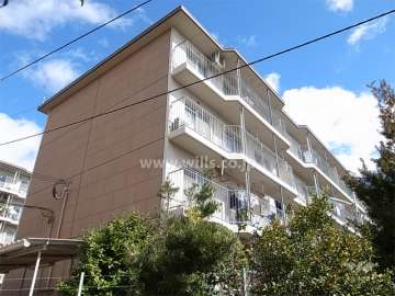 有楽箕面ハイツ７号棟の外観（南西側から）