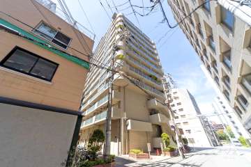 グランドメゾン靭の外観（南東側から）