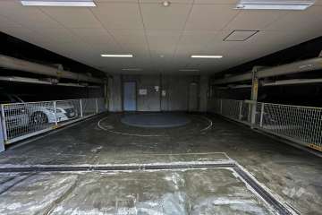 敷地内駐車場（屋内機械式）