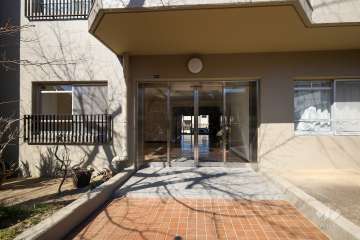 南側エントランス